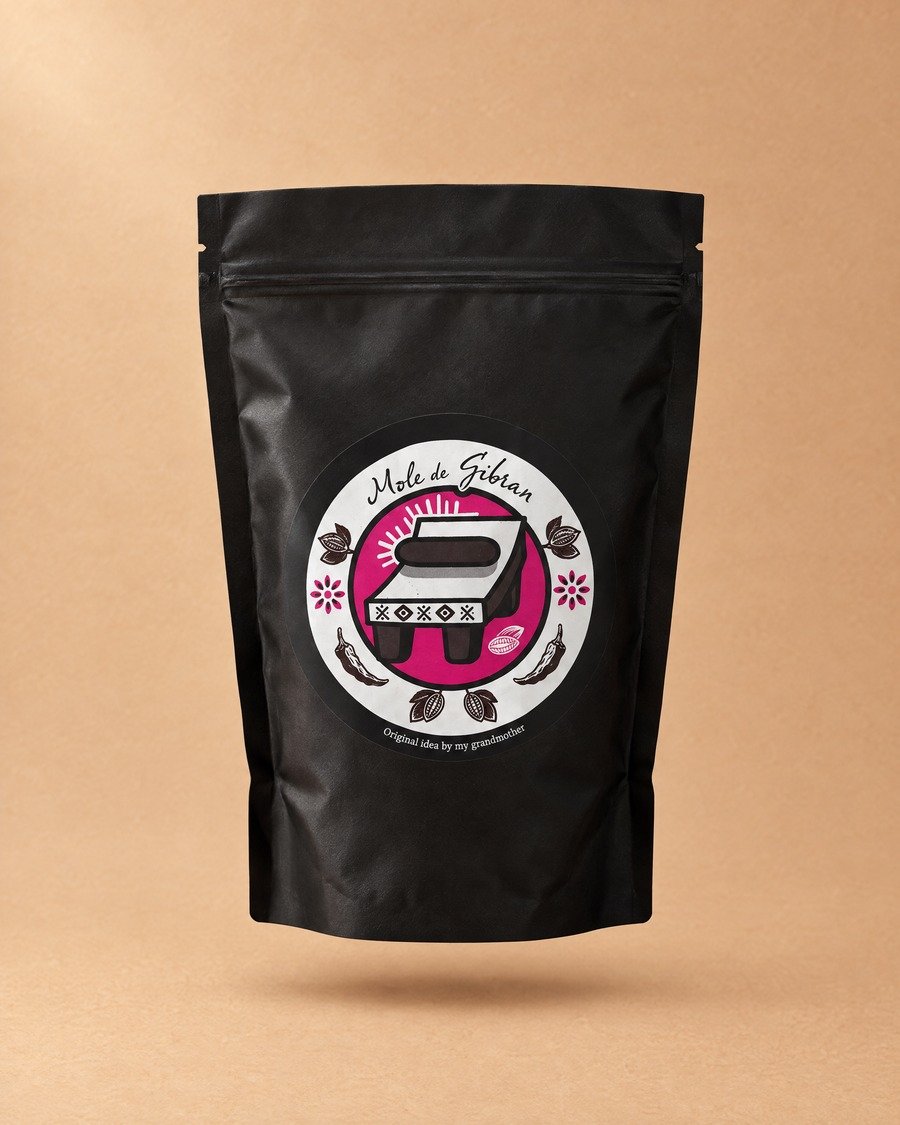 Frasco de mole almendrado de Helados Gibran
